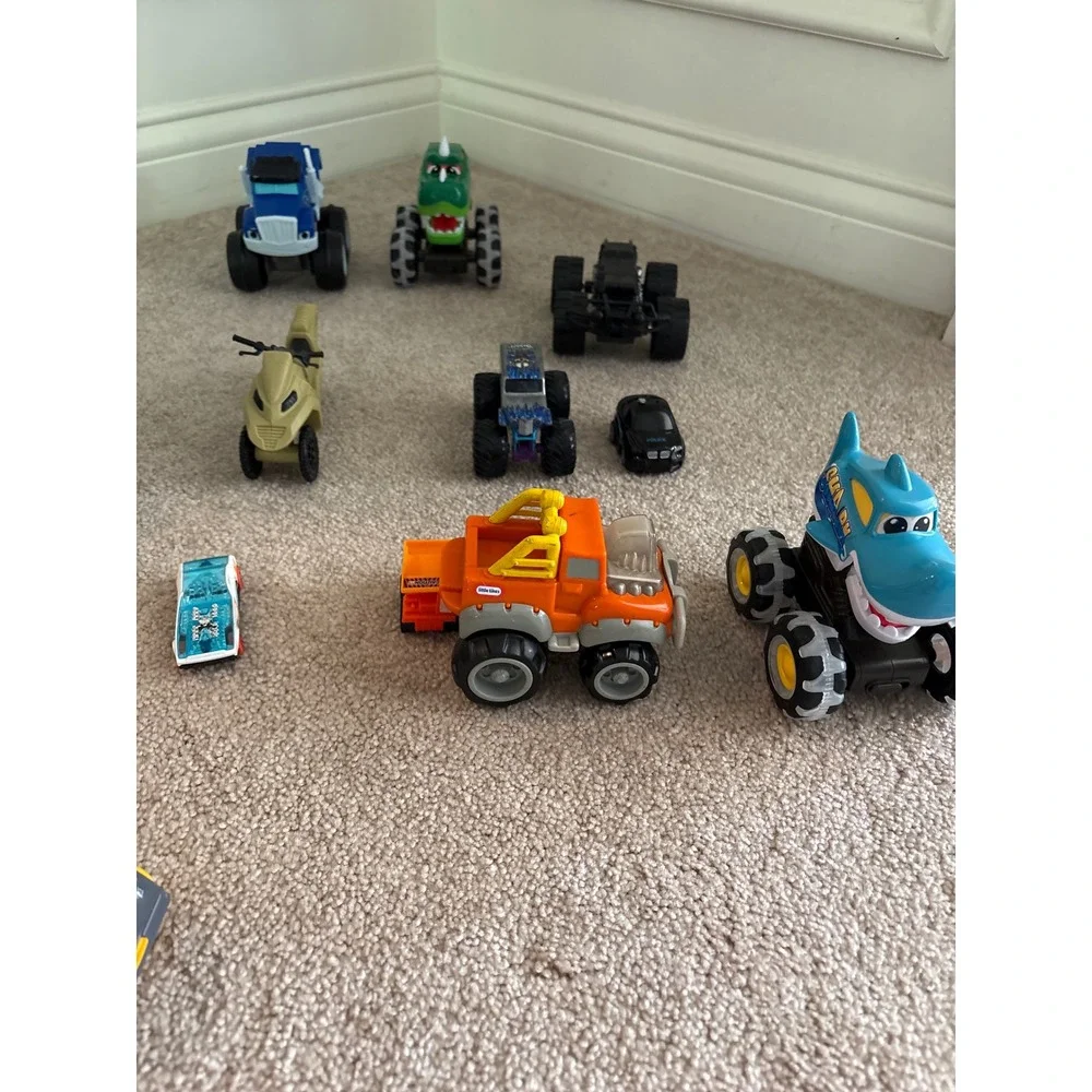 Mixed Lot of Toy Cars and Monster Trucks Blaze Dino‎ Truck Shark Truck